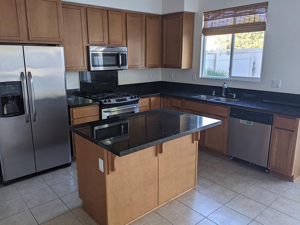 1st image of 423 Nickel Creek Dr