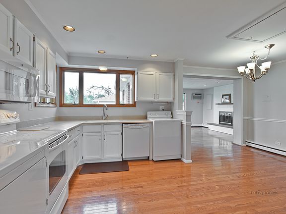 5th image of 1011 S 6th Ave