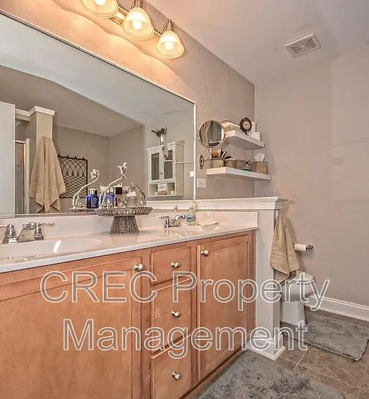 3639 Bagley Dr — Photo 16