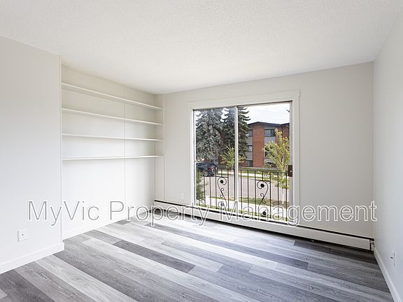 5th image of 15304 100th Ave NW