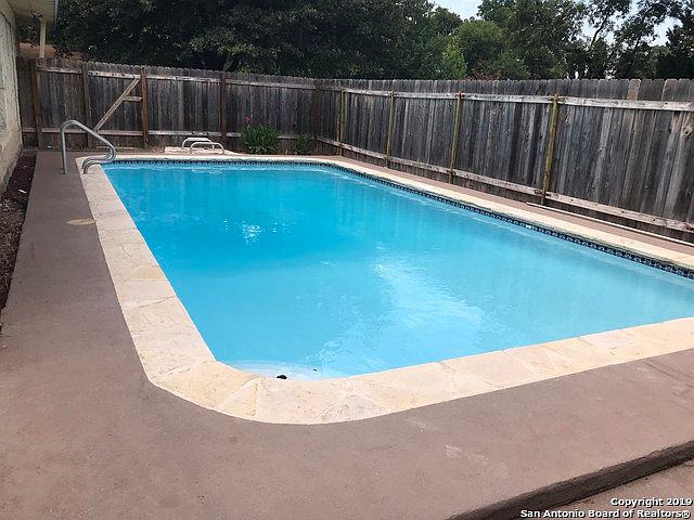 2nd image of 302 Chelsea Dr