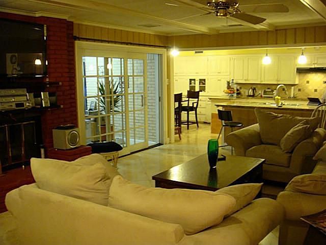 1st image of 605 Hartin Cir