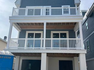 18 N Buffalo B Ave, Ventnor, NJ 08406