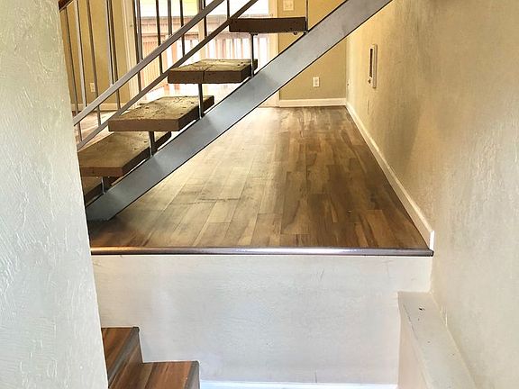 4th image of 115 N Polk St #119-B