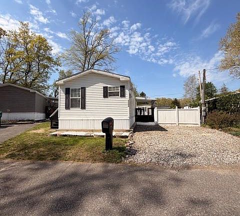 4th image of 112 Woodside Rd