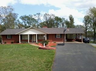 301 Jasper Wood Rd, Hurt, VA 24563