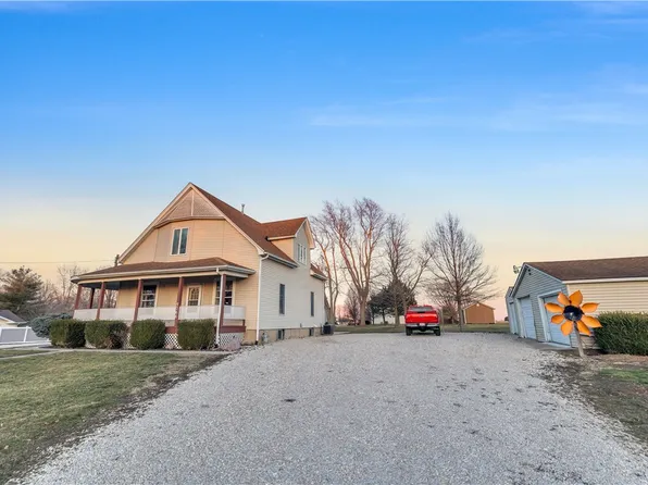 5766 S Kruse Rd, Mount Zion, IL 62549