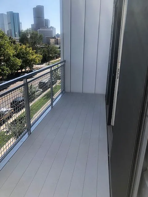 Studio, 578 sqft, $1,500 — Photo 2