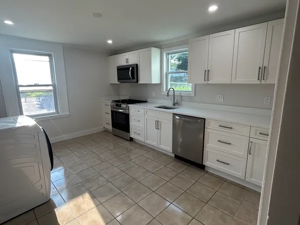 33 Perry St, Stoughton, MA