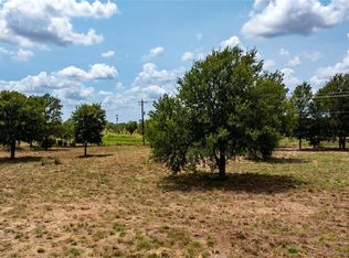N Magnolia Ave, Luling, TX 78648