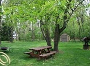 5156 Bradford Cir, Brighton, MI 48114