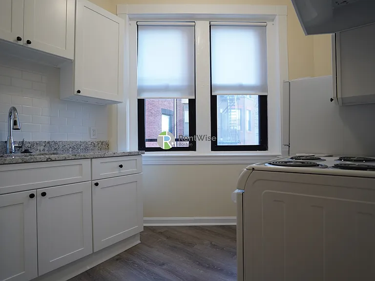 504 Beacon St #31U — Photo 9