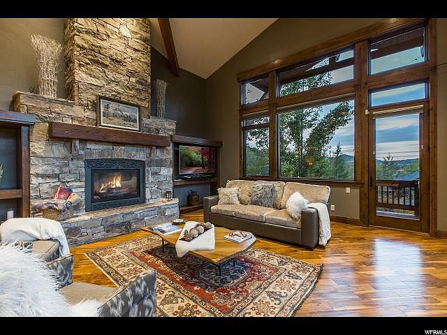 1st image of 6 Waterloo Cir #15
