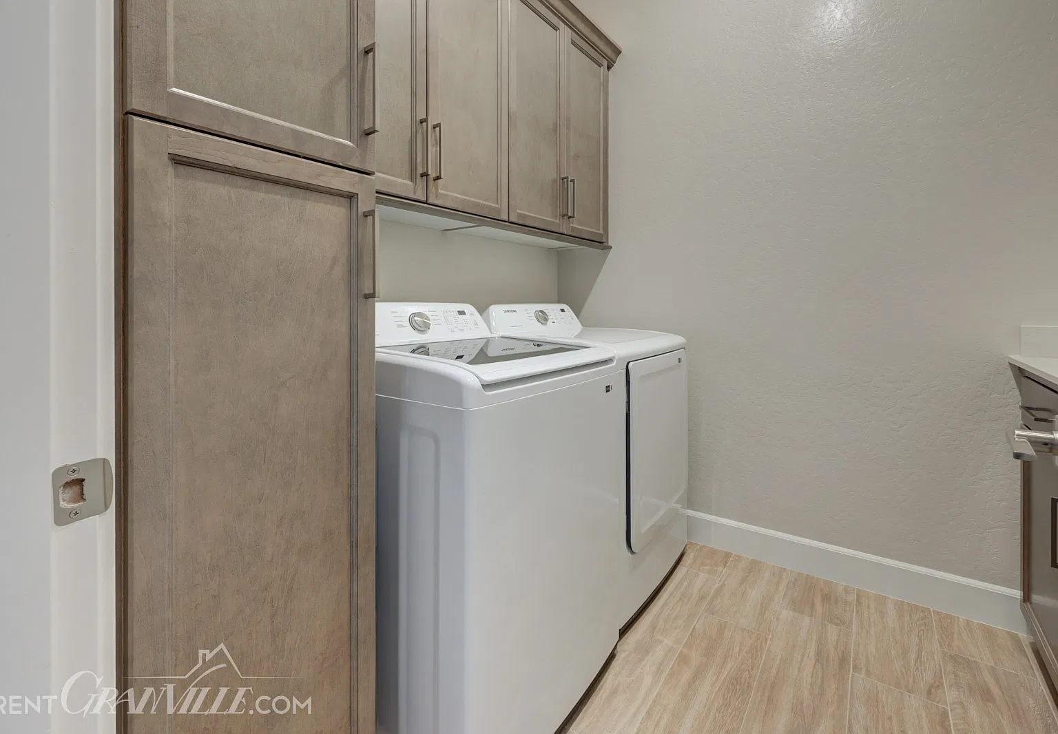 4 bed, 3.5 bath, 2355 sqft, $3,600 — Photo 4