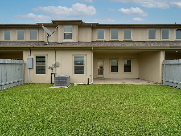 15331 Westland Gate Dr — Photo 32