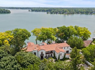 2384 Lake Angelus Ln, Lake Angelus, MI 48326