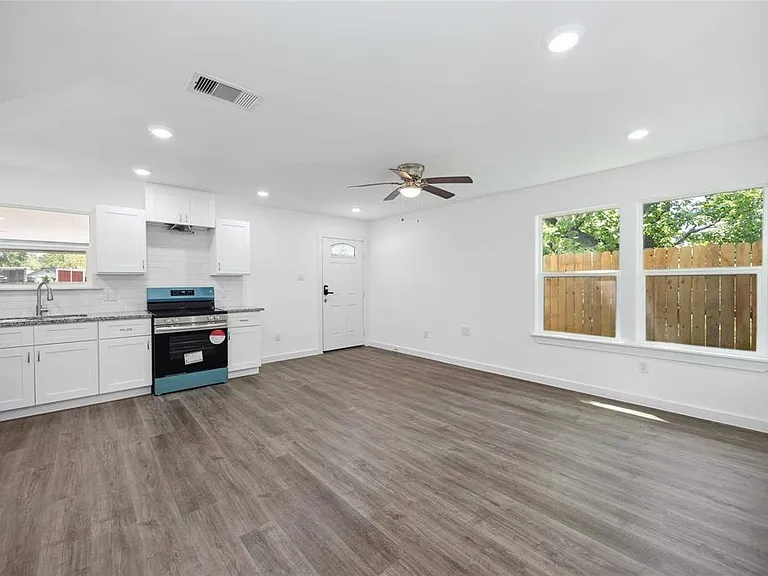 1056 North Ln #A — Photo 4