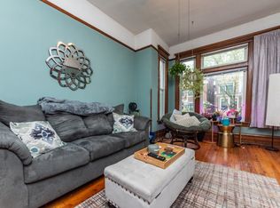 1228 W Henderson St #1B, Chicago, IL 60657