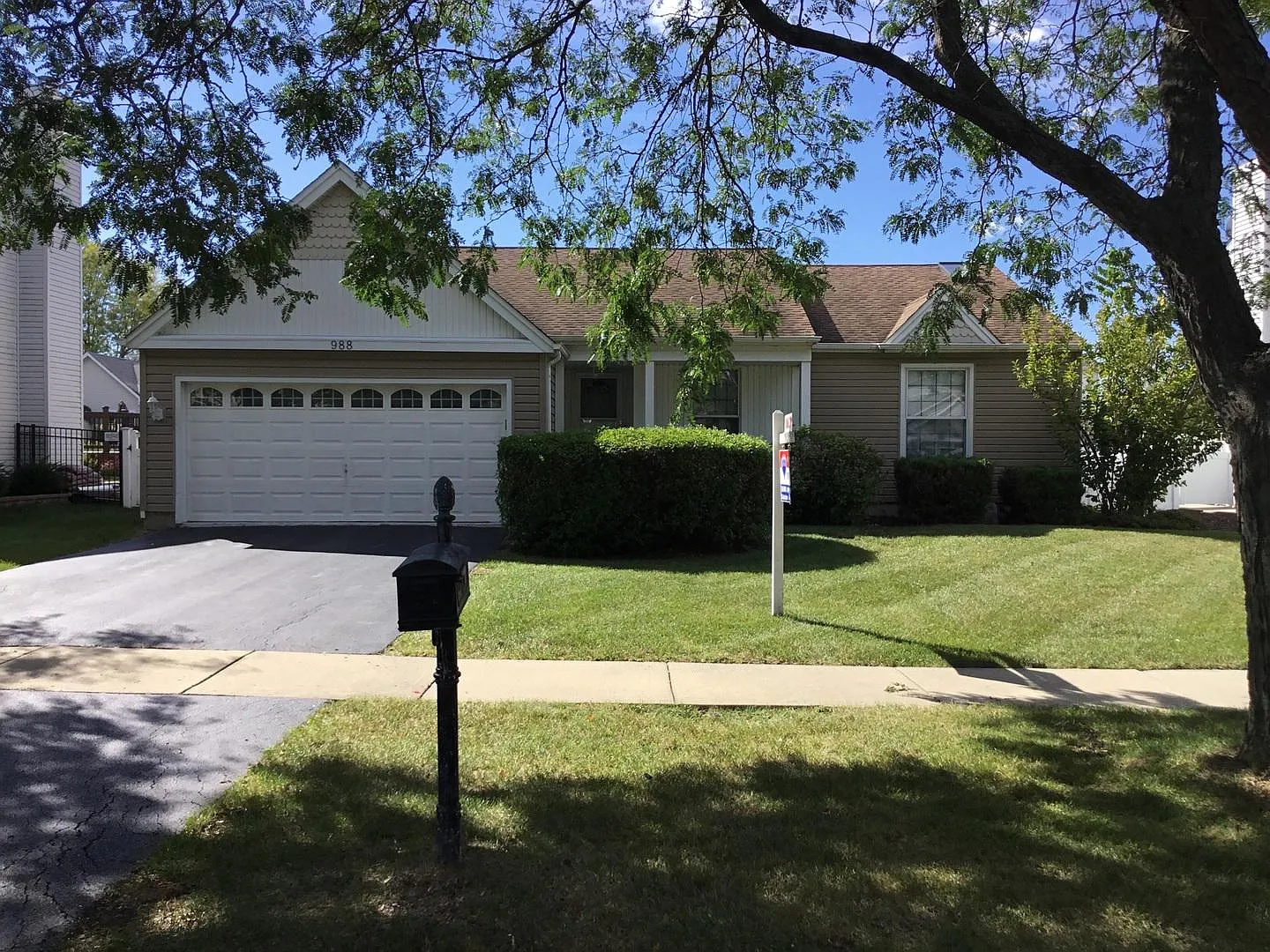 988 Royal Glen Ln photo 1