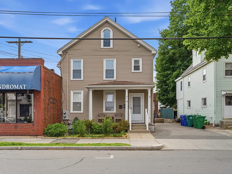 230 Adams St — Photo 2