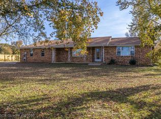 1411 Nixon Rd, Lavaca, AR 72941