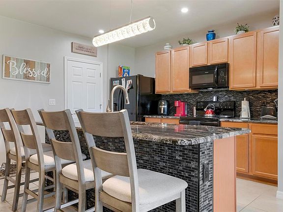 2nd image of 25525 Gorham Ln