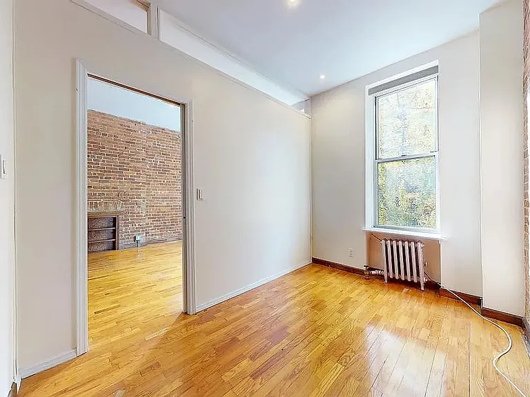 349 W 46th St #3N — Photo 6