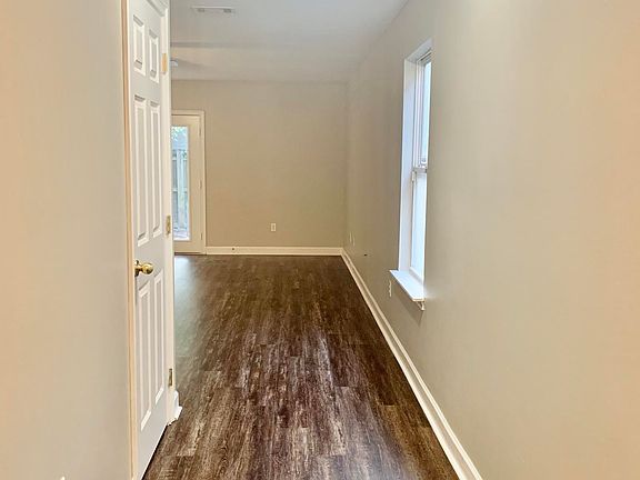 4th image of 835 Sugar Plum Ln