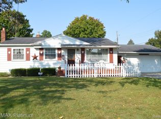 4500 Carmanwood Dr, Flint, MI 48507