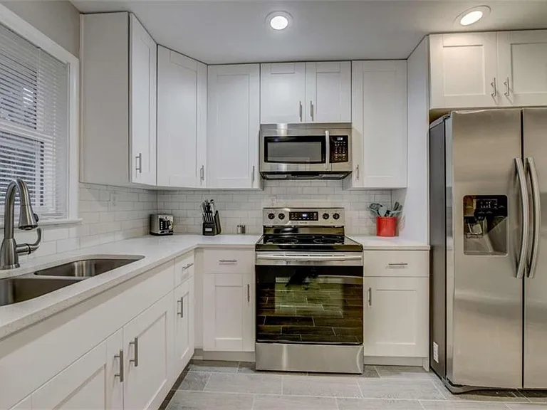 3041 Pasadena Dr — Photo 9