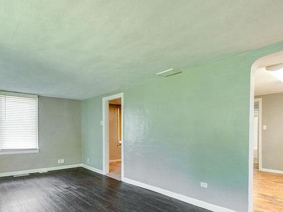 3rd image of 733 Waldemere Ave