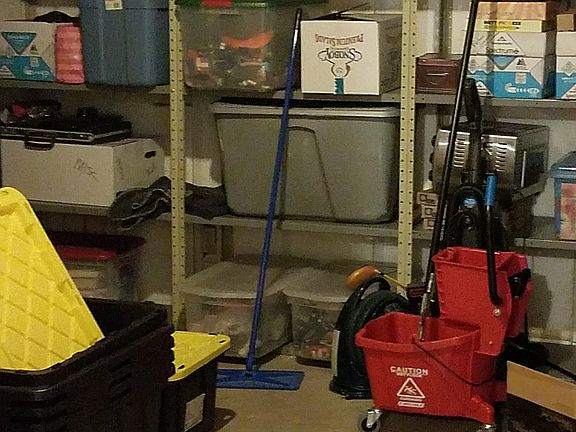 extra room - Storage?