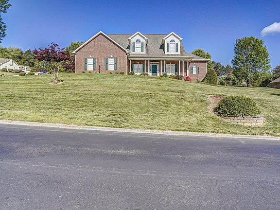 4th image of 1036 Fiddlers Way