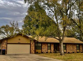 2910 SW Arvonia Pl, Topeka, KS 66614