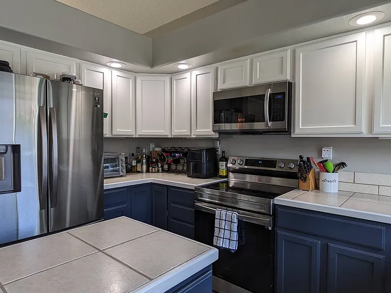 7126 Grand Prairie Dr — Photo 2