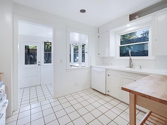 4th image of 3574 Helms Ave