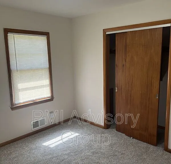 3605 SW 9th St — Photo 2