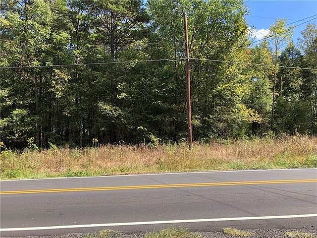 2nd image of 7653 Tuckaseegee Rd #7
