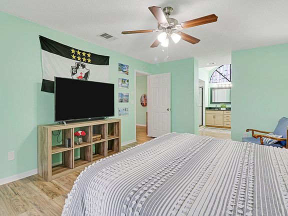 3rd image of 855 SE Polynesian Avenue