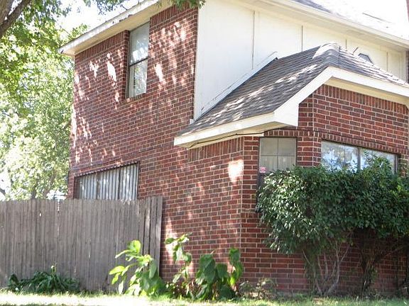 2nd image of 1145 Castlewood Ct