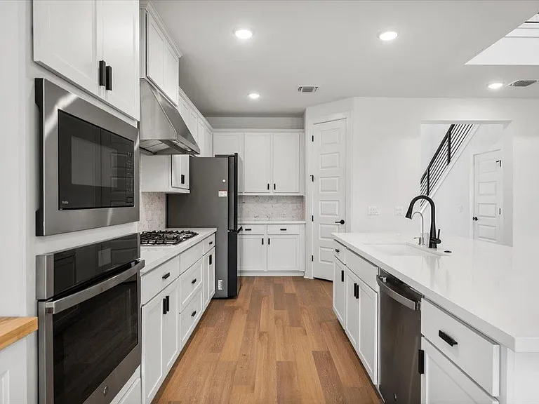 8320 Hubble Walk — Photo 10