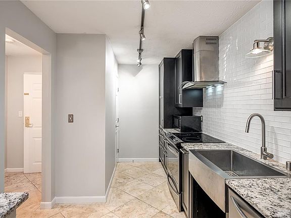5th image of 3092 Westminster Dr APT 102