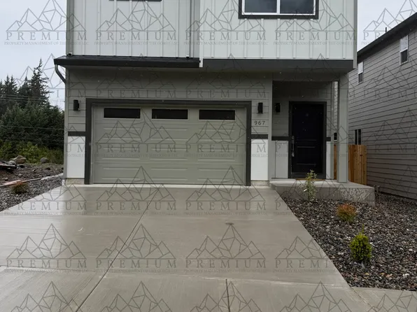 967 SE Warco Dr, Cascade Locks, OR 97014