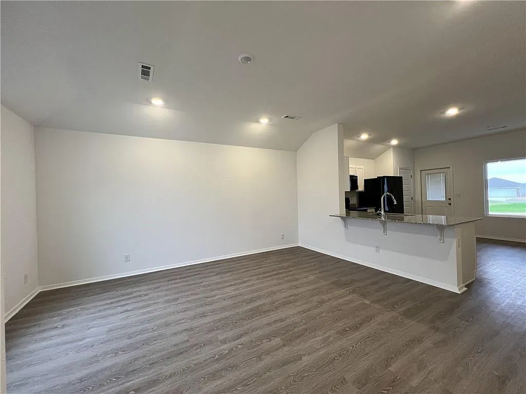 2820 Evans Street - 1 — Photo 3