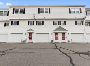 23 Commodore Cmns UNIT 23, Derby, CT 06418