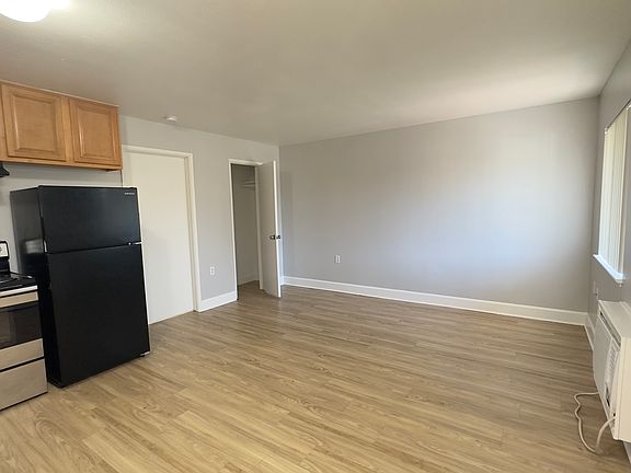 3rd image of 2464 Wrondel Way #W/d