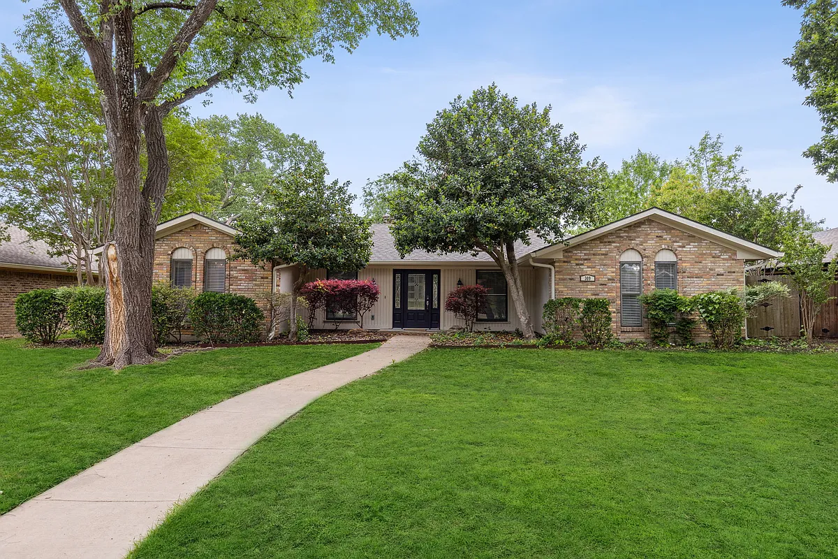 Building Photo - 309 Forest Grove Dr