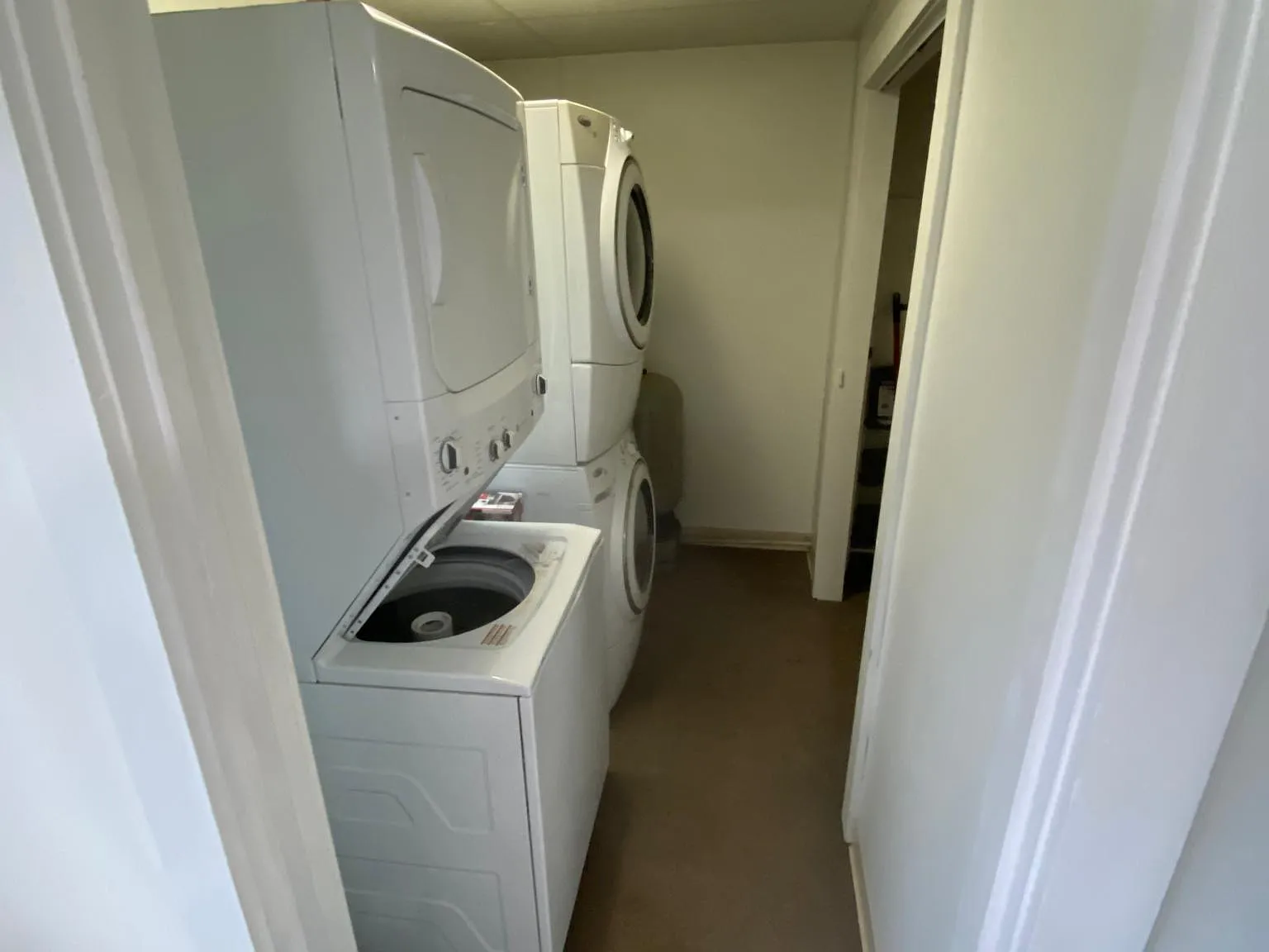 4 bed, 2000 sqft, $1,800 — Photo 3
