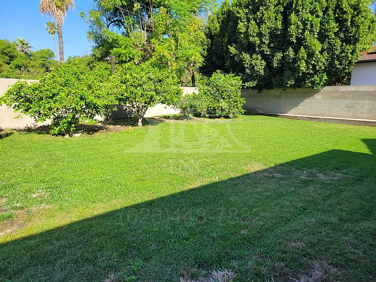 475 Saint Augustine Ave — Photo 16