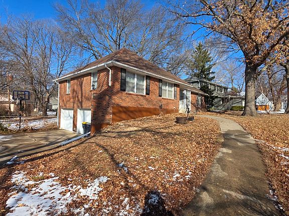 3rd image of 10938 Cypress Ave
